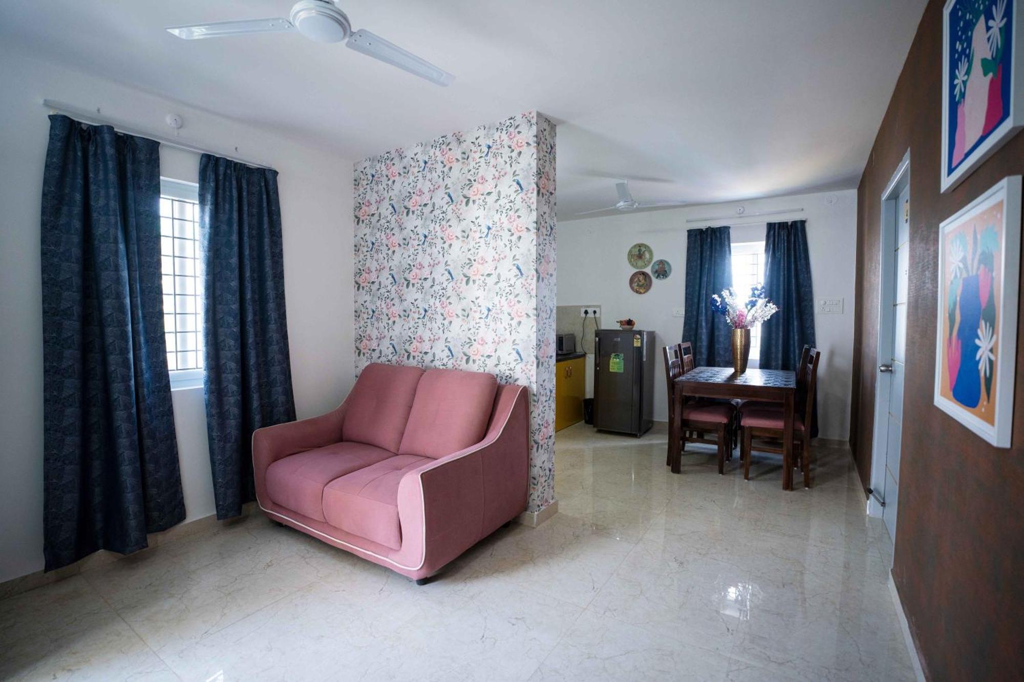 Yellow Bells Studios And Suites Gachibowli Zewnętrze zdjęcie