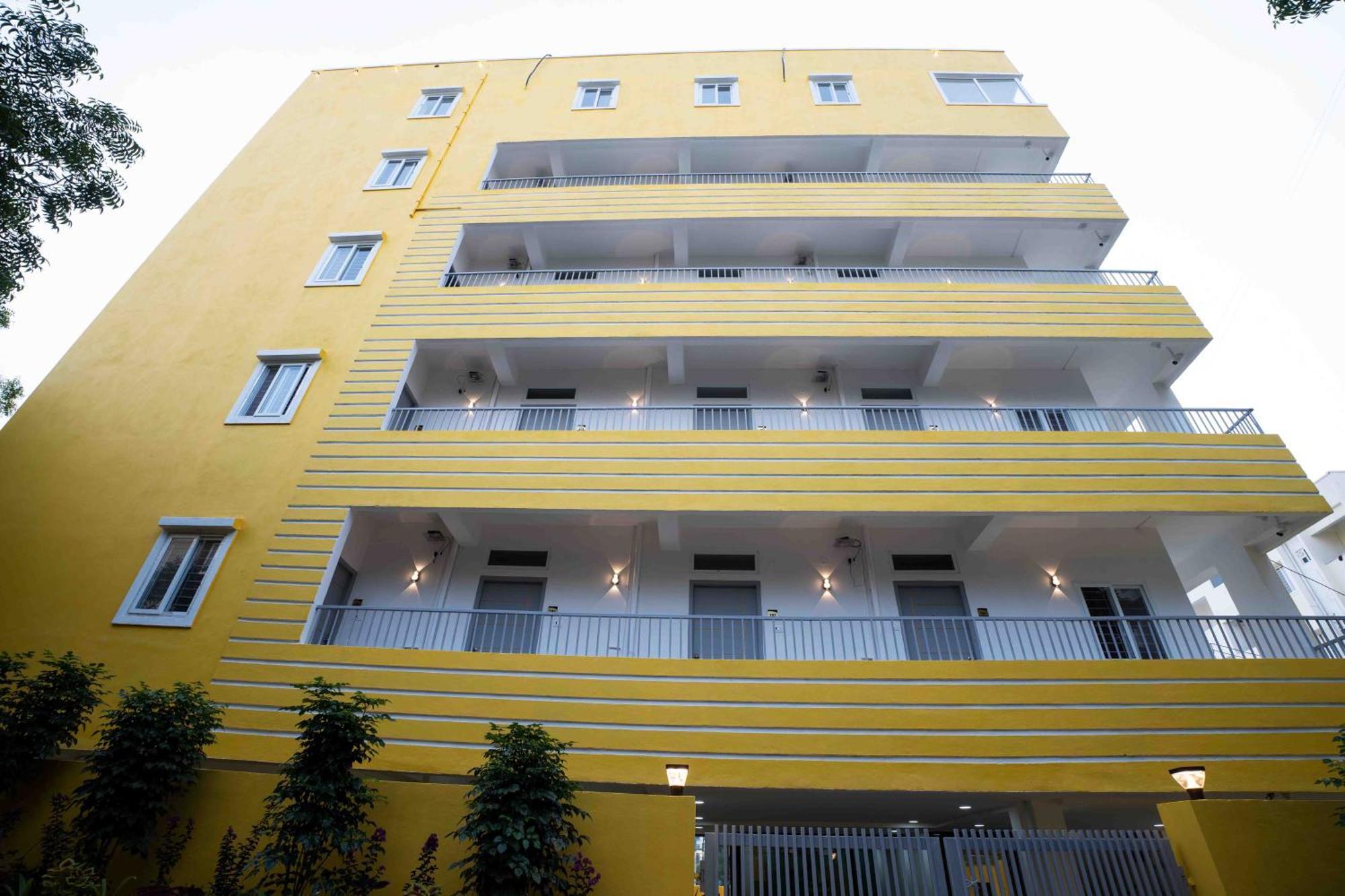 Yellow Bells Studios And Suites Gachibowli Zewnętrze zdjęcie