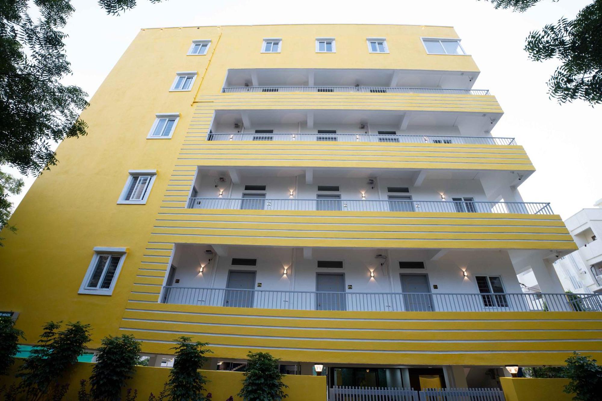 Yellow Bells Studios And Suites Gachibowli Zewnętrze zdjęcie