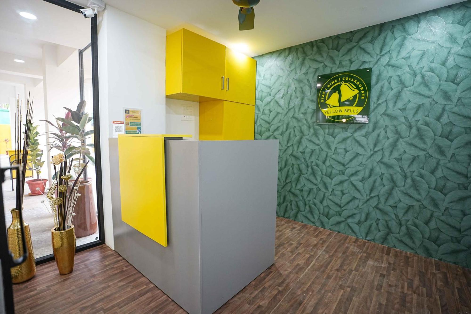 Yellow Bells Studios And Suites Gachibowli Zewnętrze zdjęcie