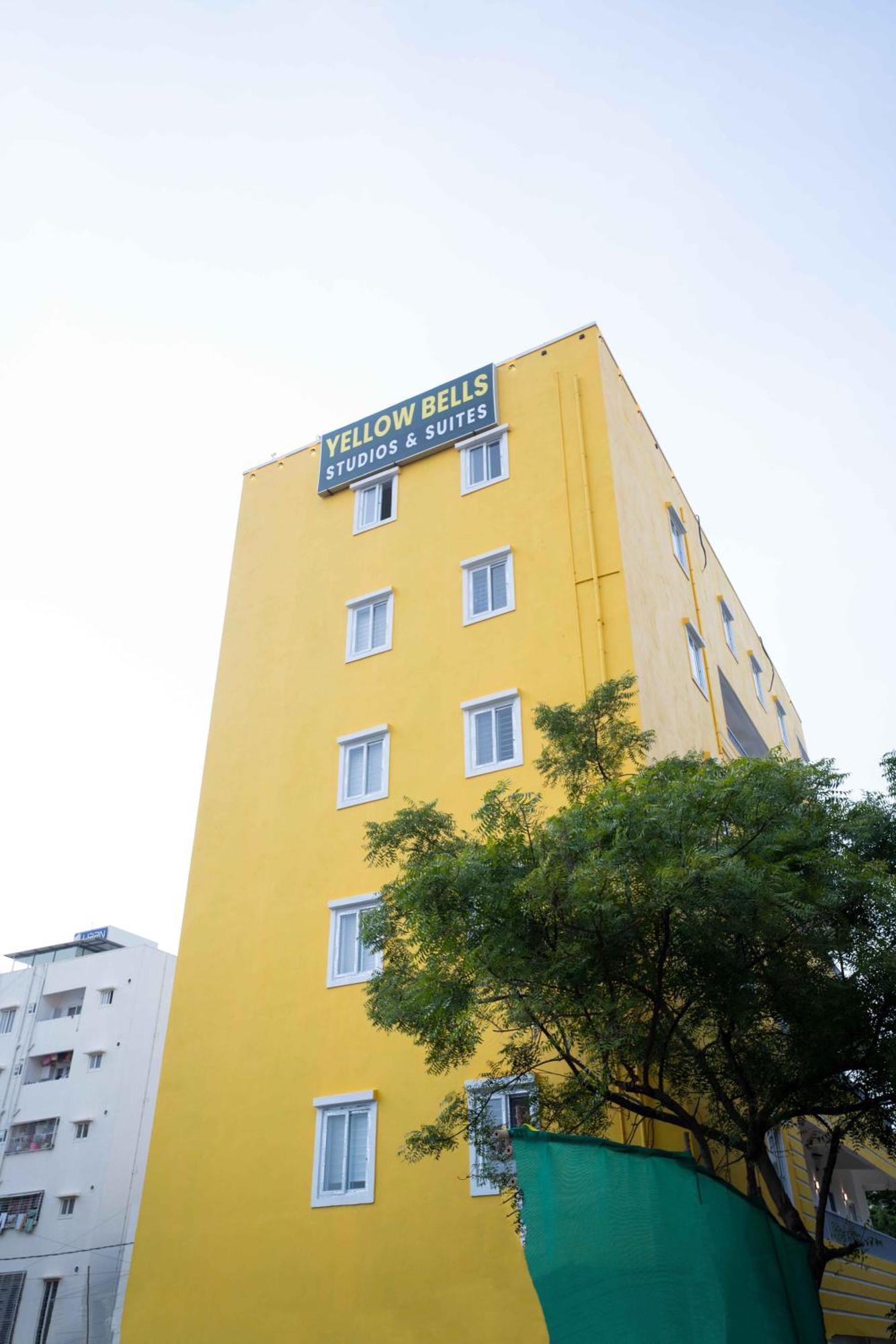 Yellow Bells Studios And Suites Gachibowli Zewnętrze zdjęcie