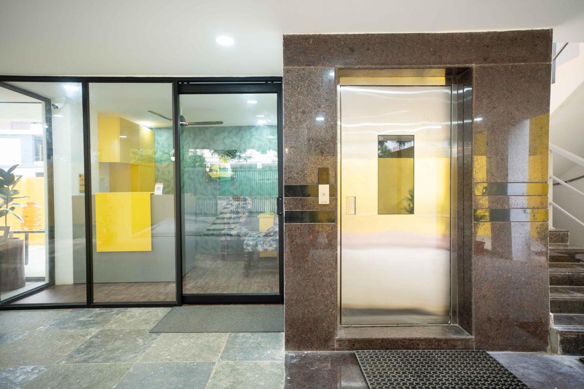 Yellow Bells Studios And Suites Gachibowli Zewnętrze zdjęcie
