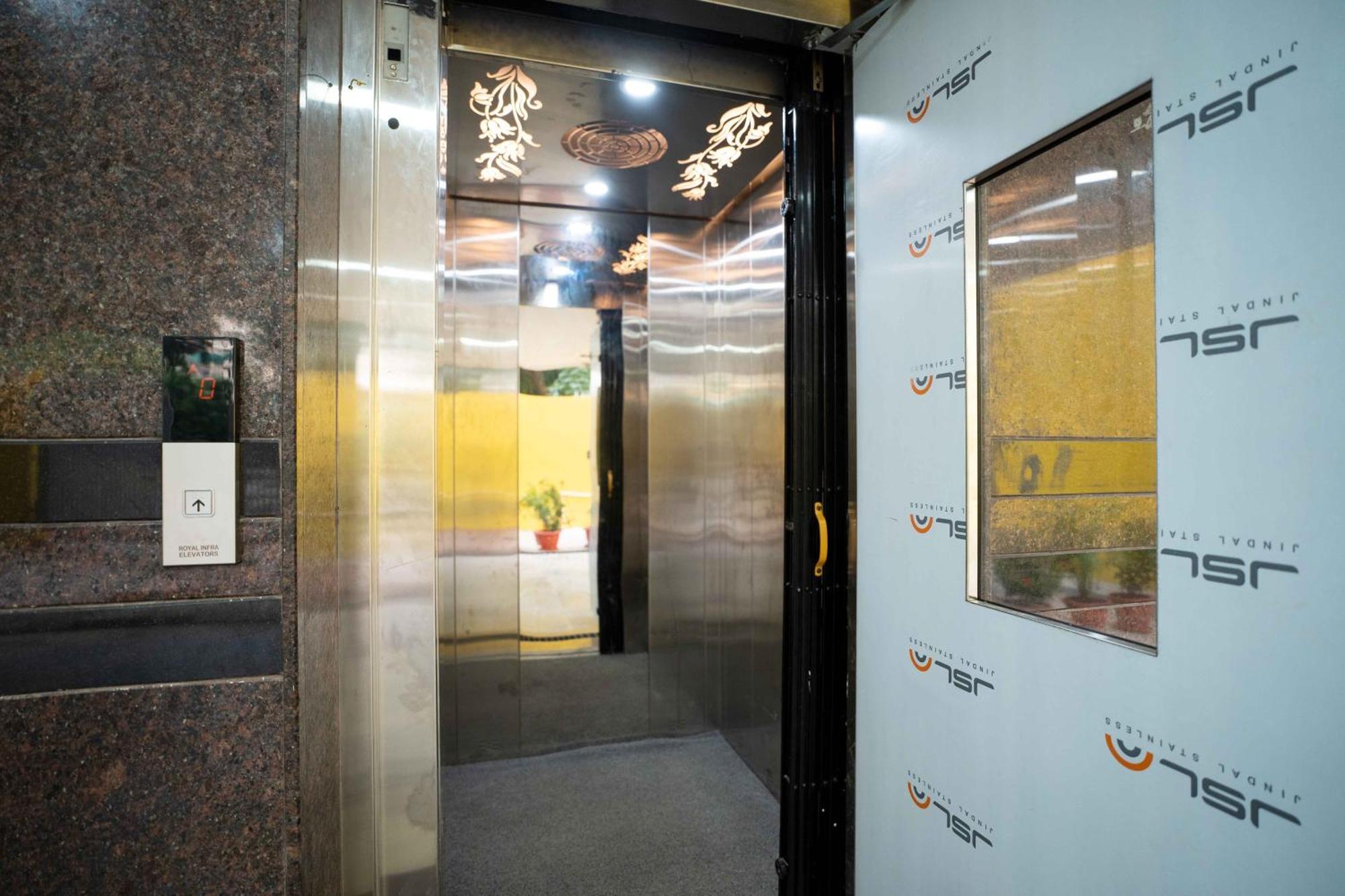 Yellow Bells Studios And Suites Gachibowli Zewnętrze zdjęcie