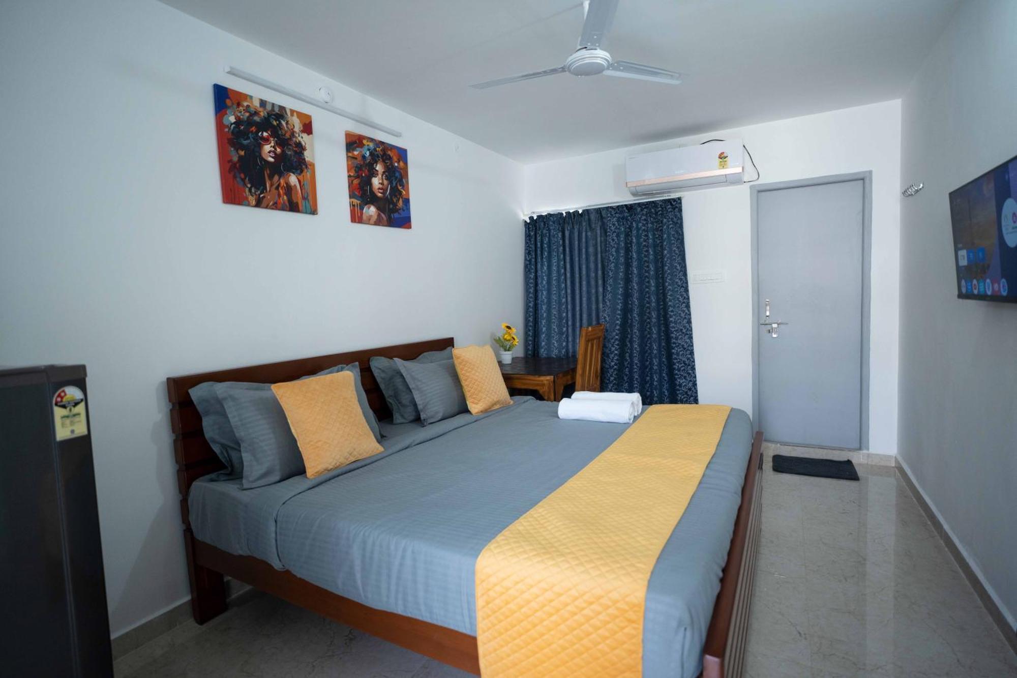 Yellow Bells Studios And Suites Gachibowli Zewnętrze zdjęcie