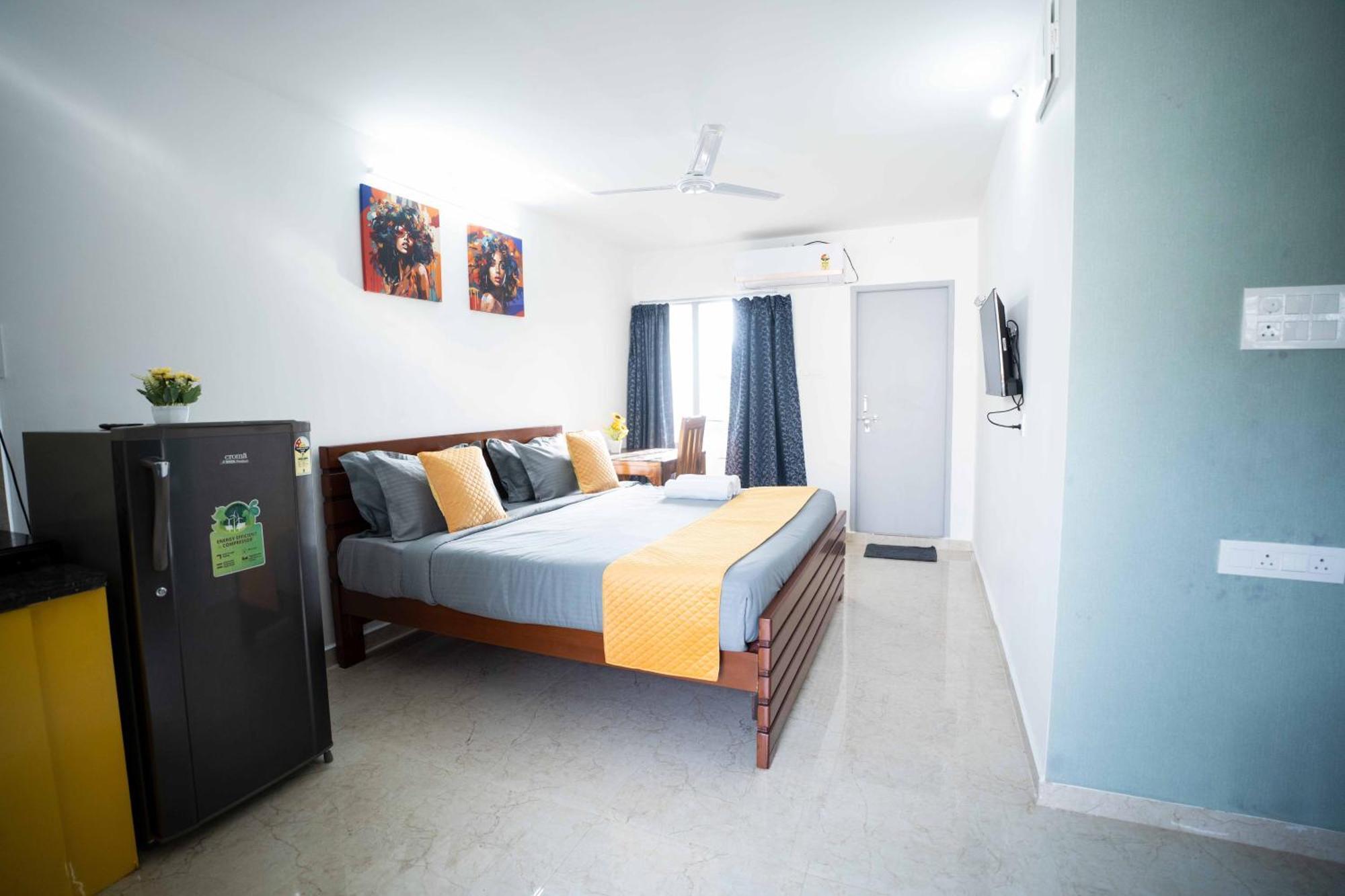 Yellow Bells Studios And Suites Gachibowli Zewnętrze zdjęcie