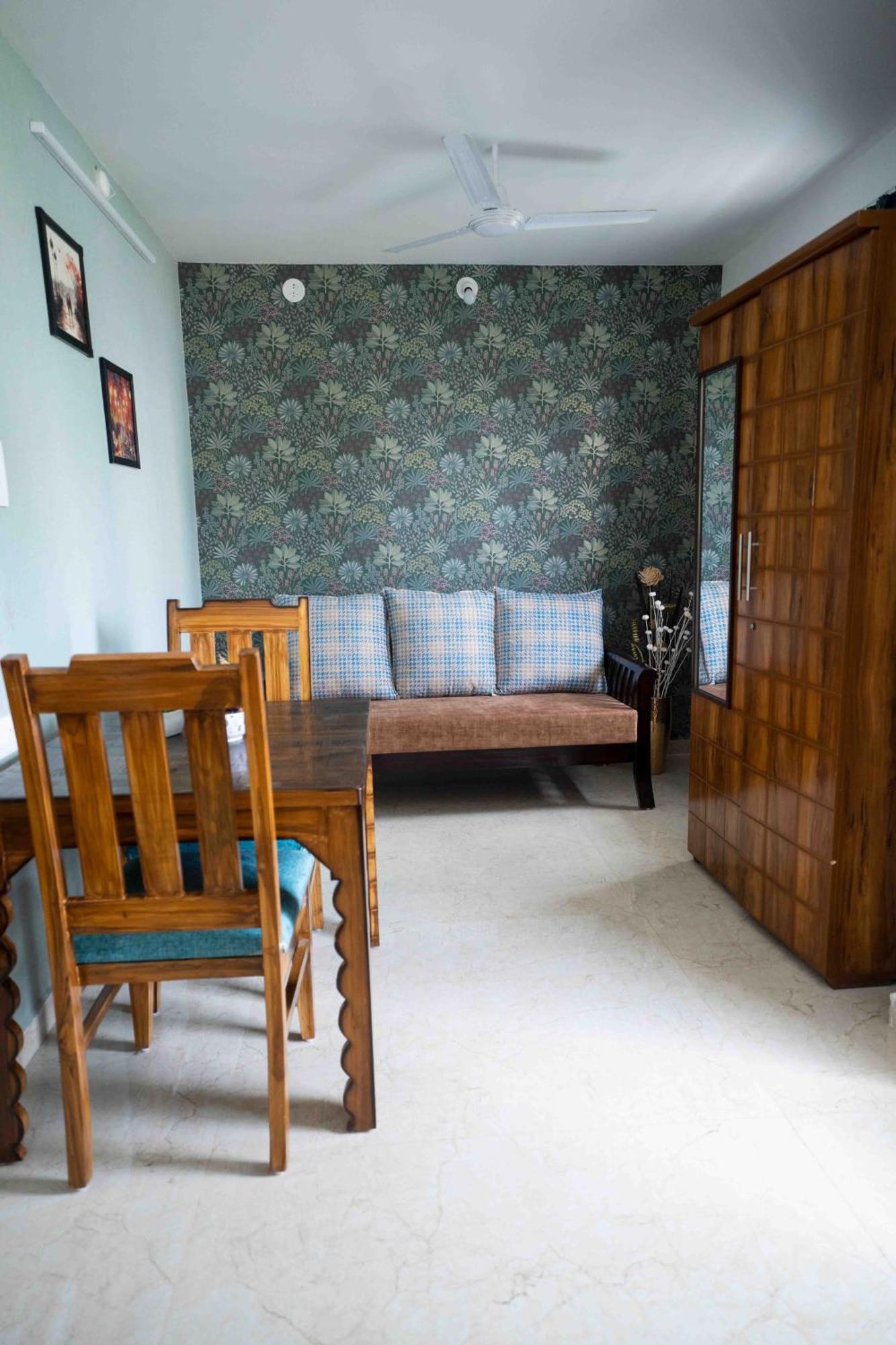 Yellow Bells Studios And Suites Gachibowli Zewnętrze zdjęcie