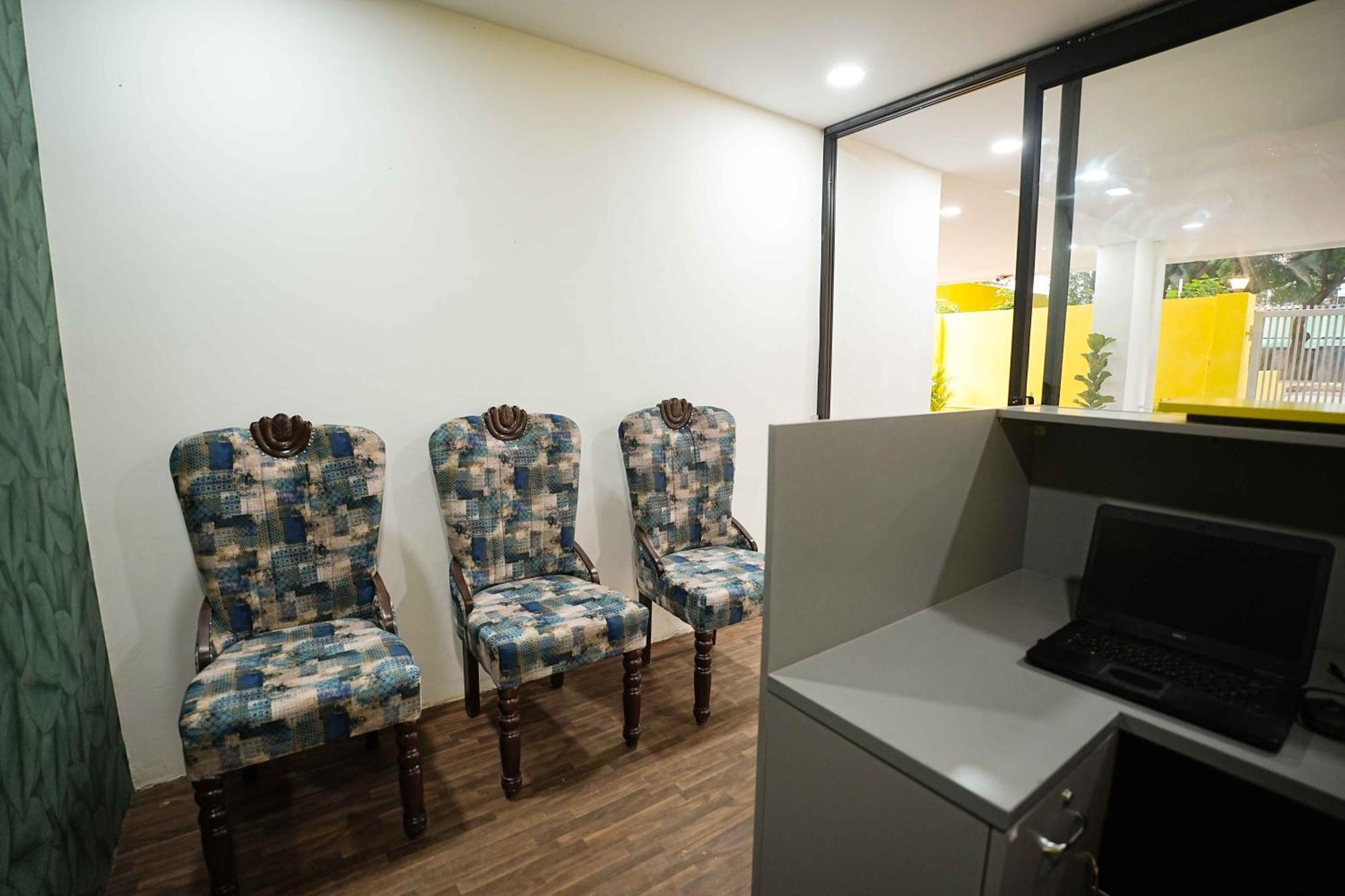 Yellow Bells Studios And Suites Gachibowli Zewnętrze zdjęcie