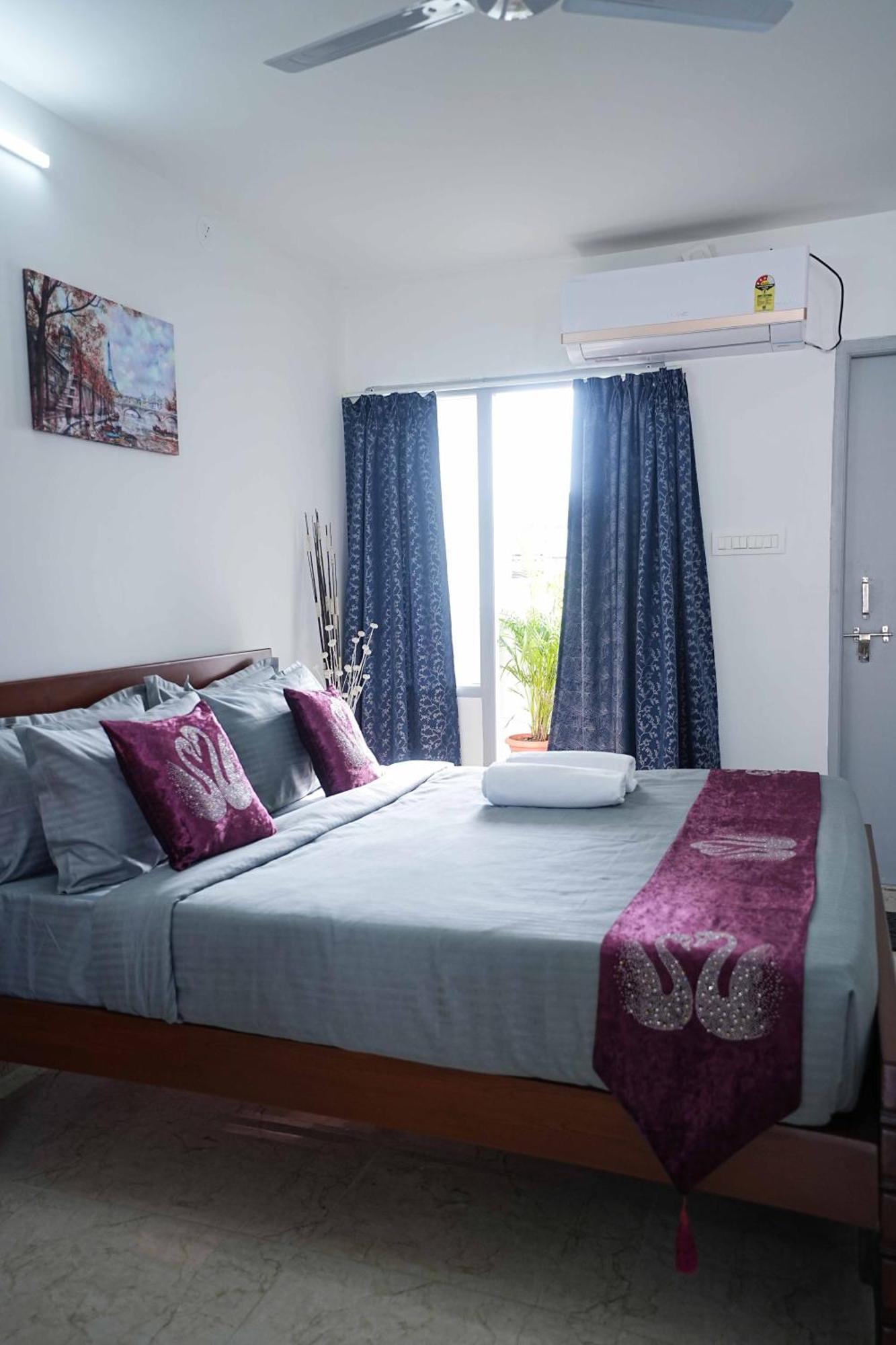 Yellow Bells Studios And Suites Gachibowli Zewnętrze zdjęcie