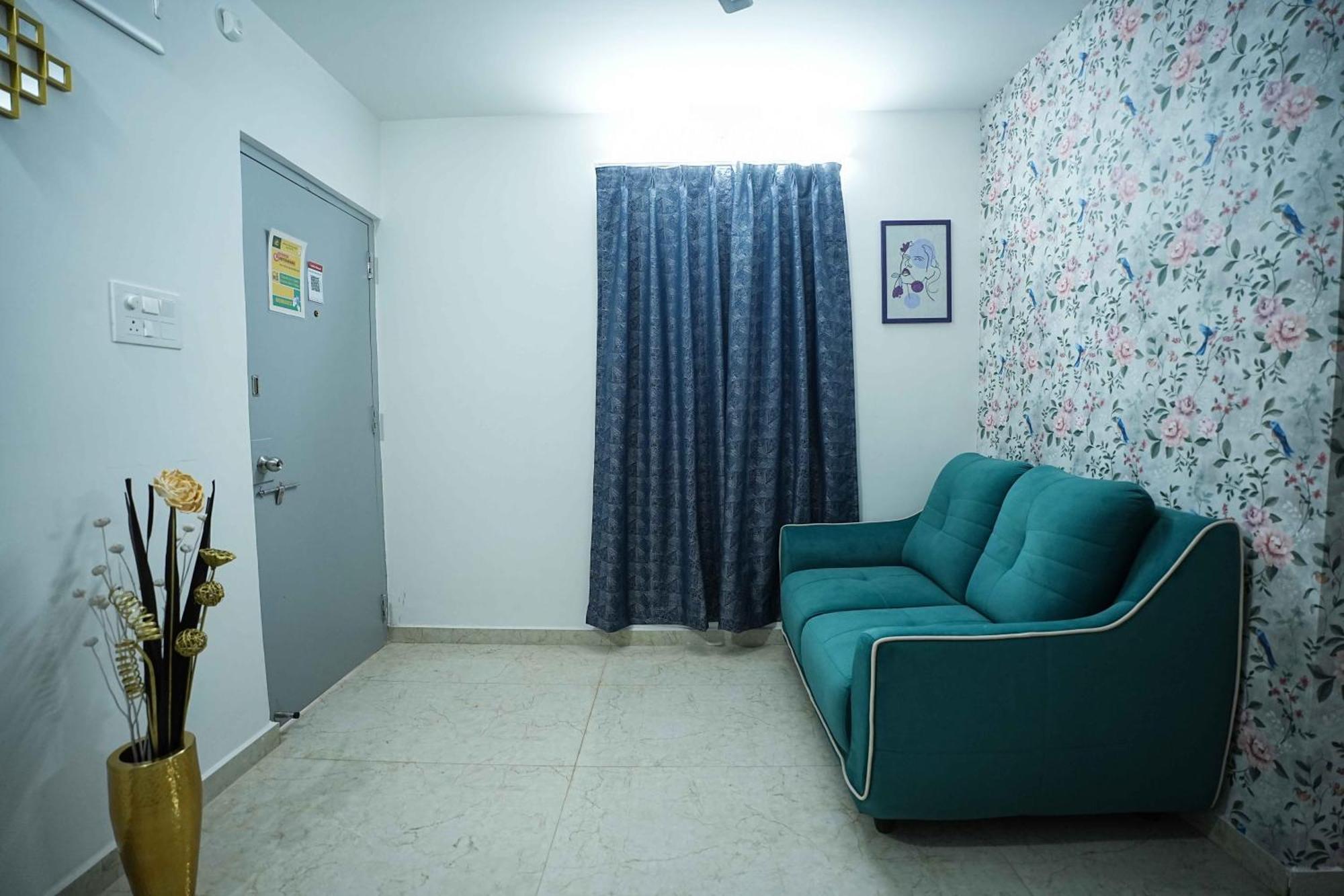 Yellow Bells Studios And Suites Gachibowli Zewnętrze zdjęcie