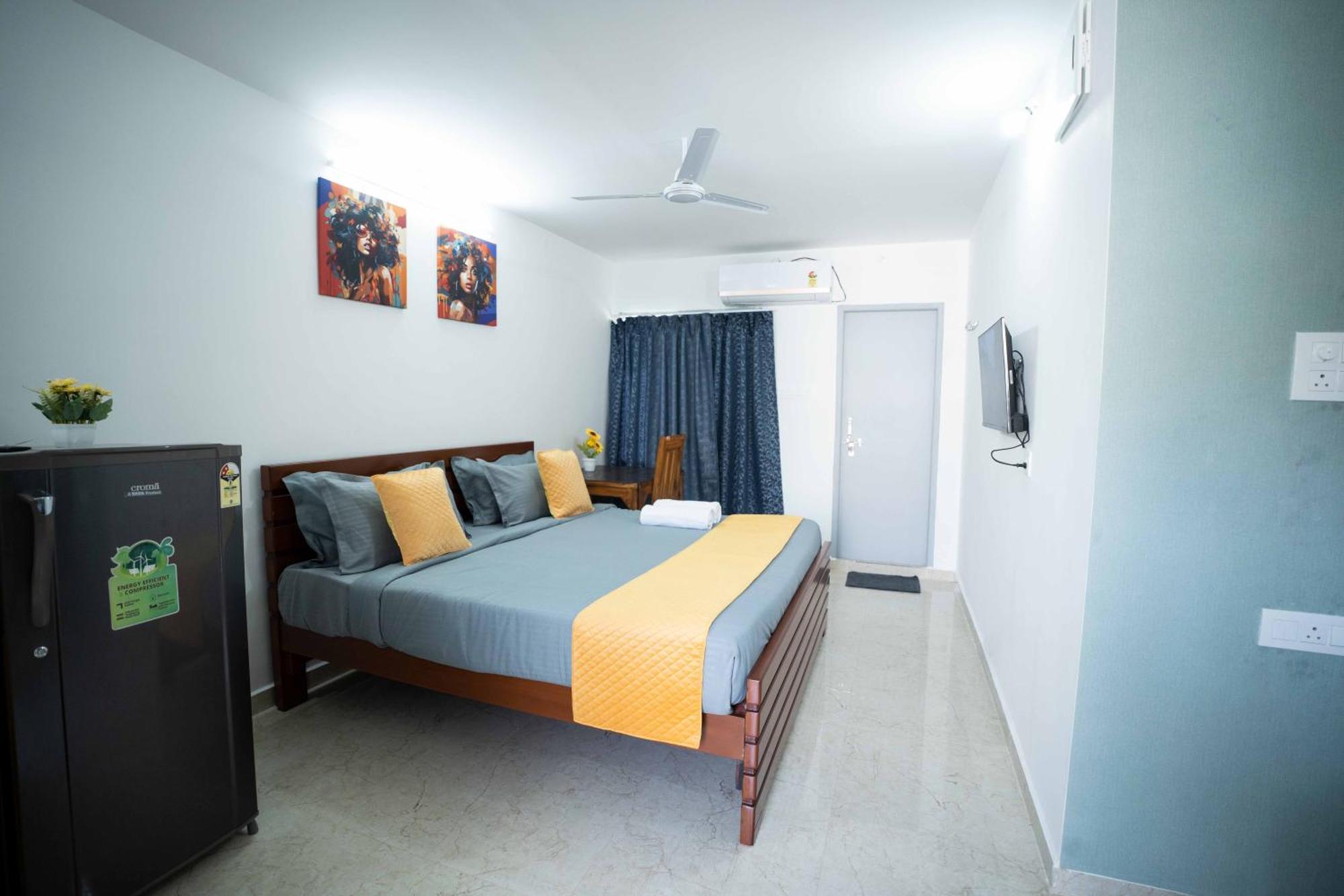 Yellow Bells Studios And Suites Gachibowli Zewnętrze zdjęcie